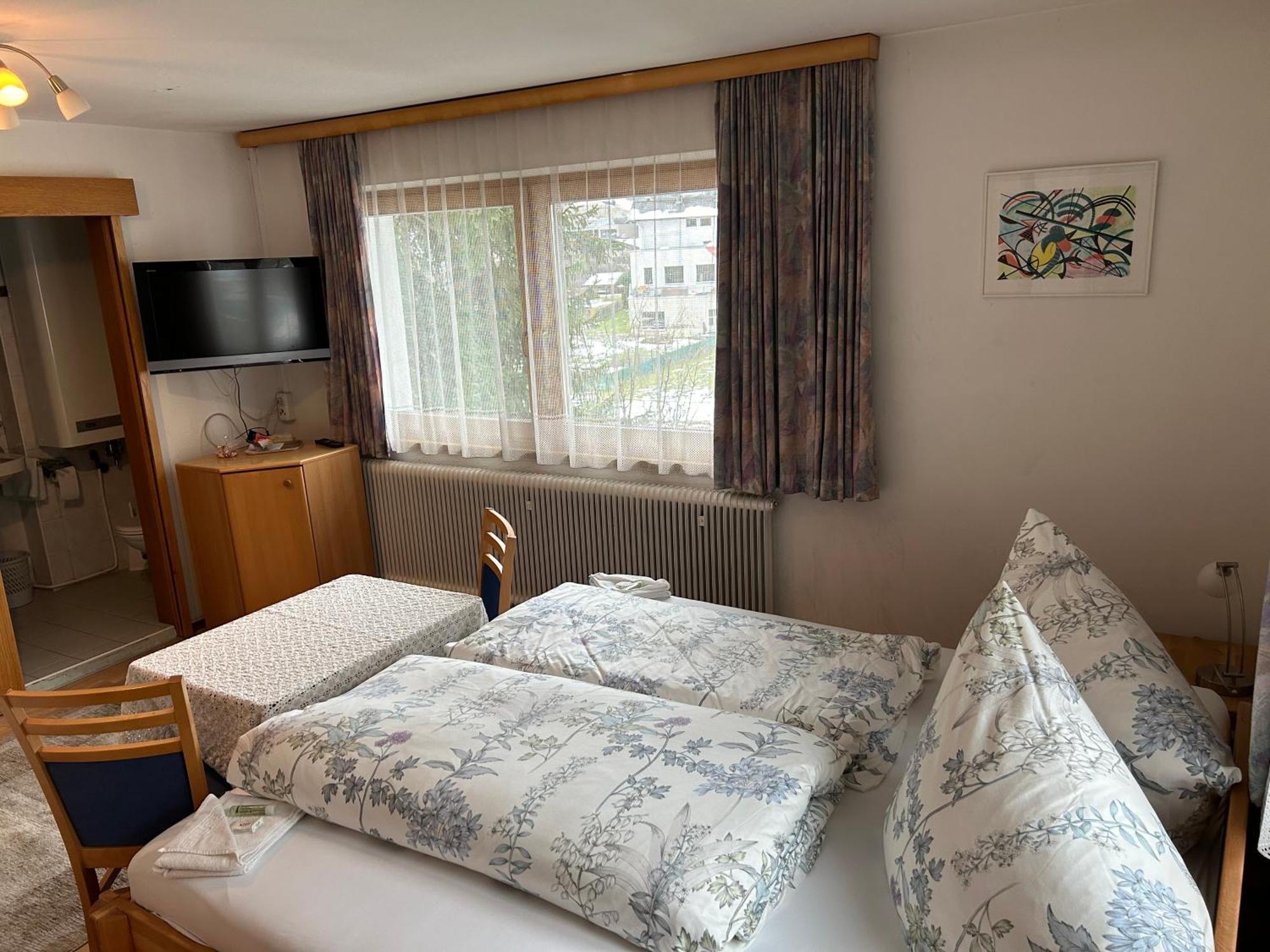 Austrian Motel Heiss プルツ エクステリア 写真